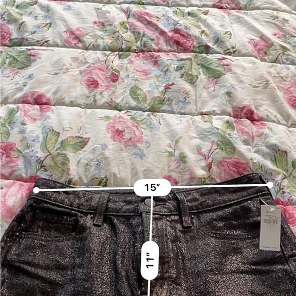 Old Navy Women’s Black High-Waisted Shine Jeans - Picture 6 of 9